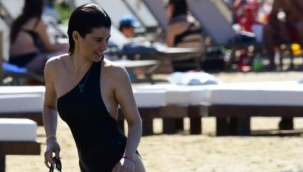 Beren Saatin giydiği siyah mayonun satışları patladı